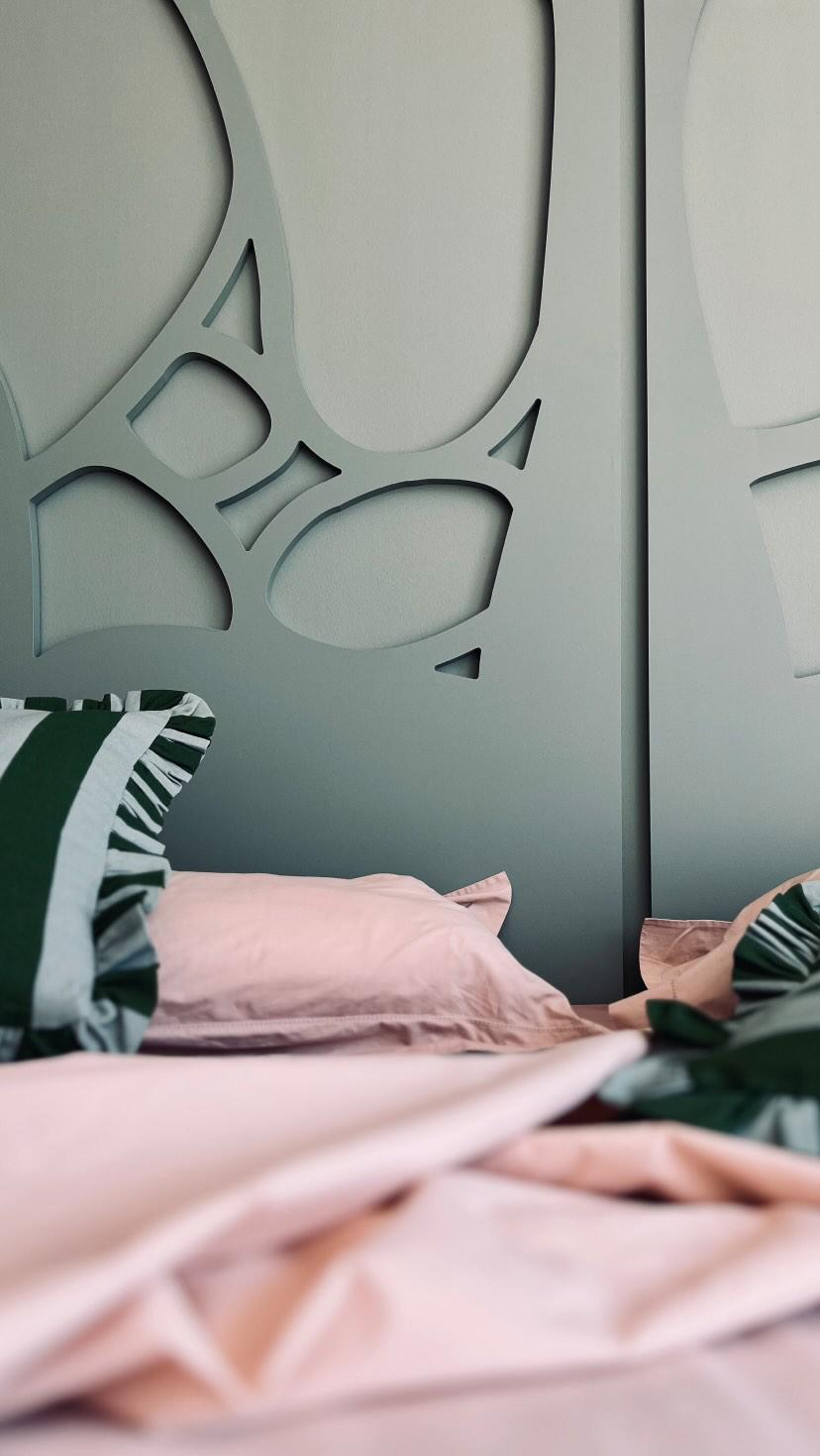 Photo de tete de lit par En Relief Design Paris